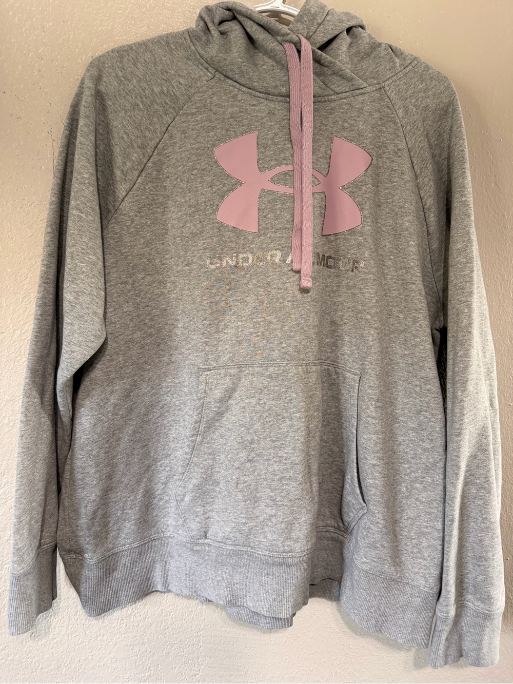 Woman’s size XL Under Armour Hoodie Sweatshirt Pink Gray Silver